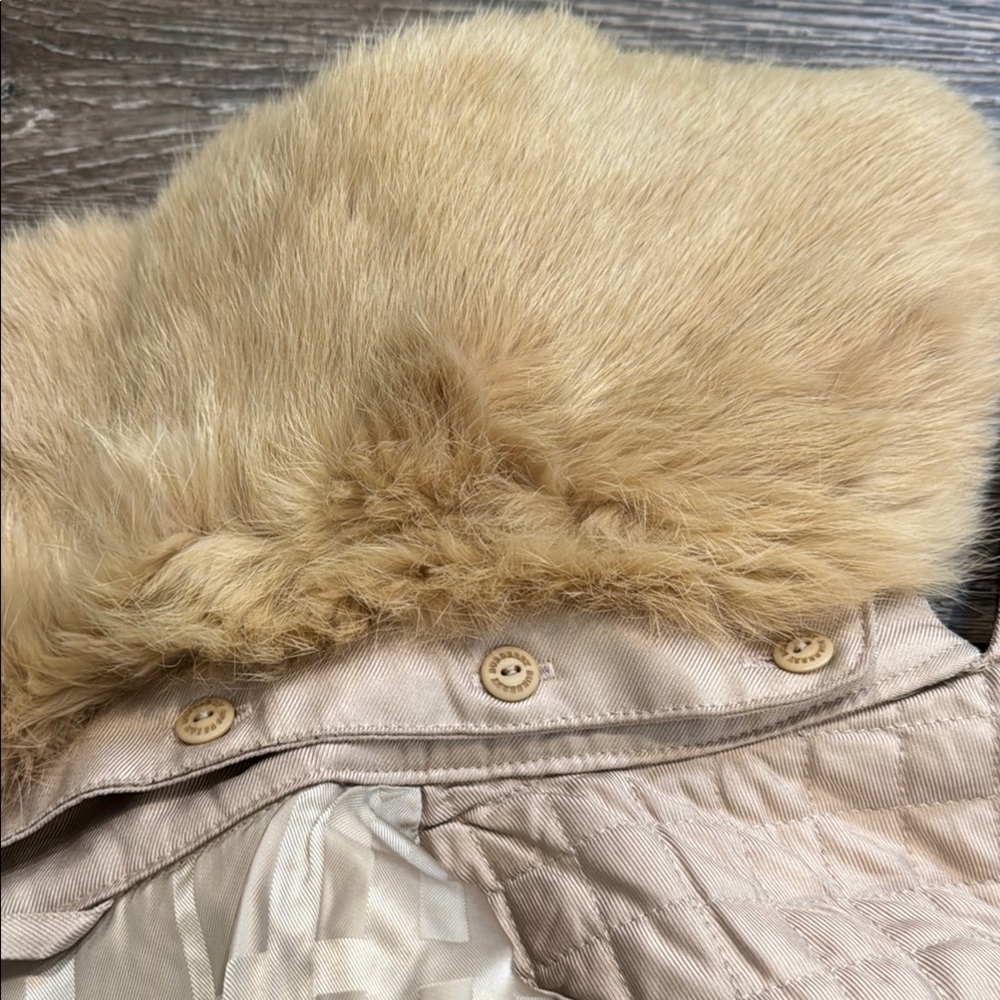 Authentic Burberry Quilted Coat with Removable Fur Collar - Picture 13 of 16